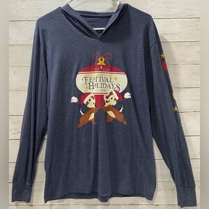Disney World Epcot Festival of the Holidays 2018 Chip & Dale hooded Medium? READ